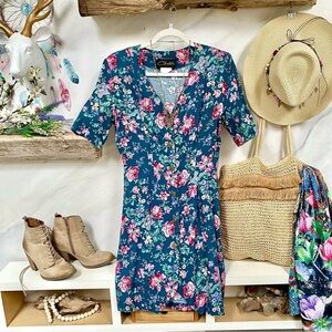 Timeless Vintage retro floral boho dress w gardenia shabby chic vibe